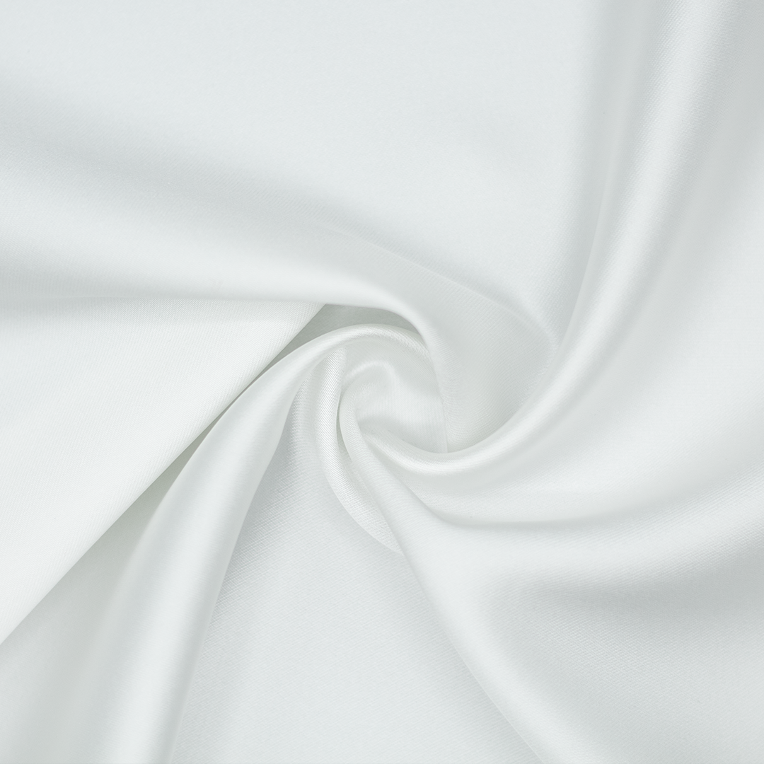 Tissu satiné blanc cassé